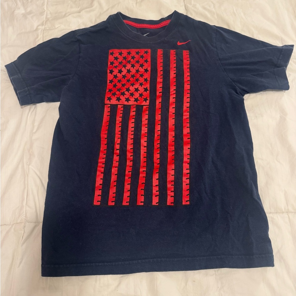 Nike Kids U.S. Soccer American Flag Red Navy Blue Cotton Tee size Medium